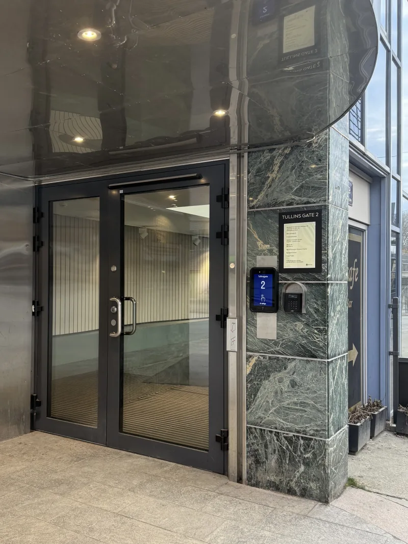Defigo-equipped entrance in a Norwegian residential building