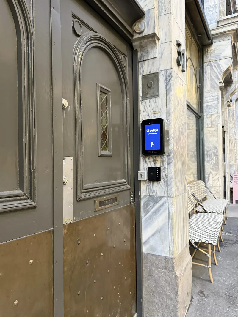 Defigo-equipped entrance in a Norwegian residential building