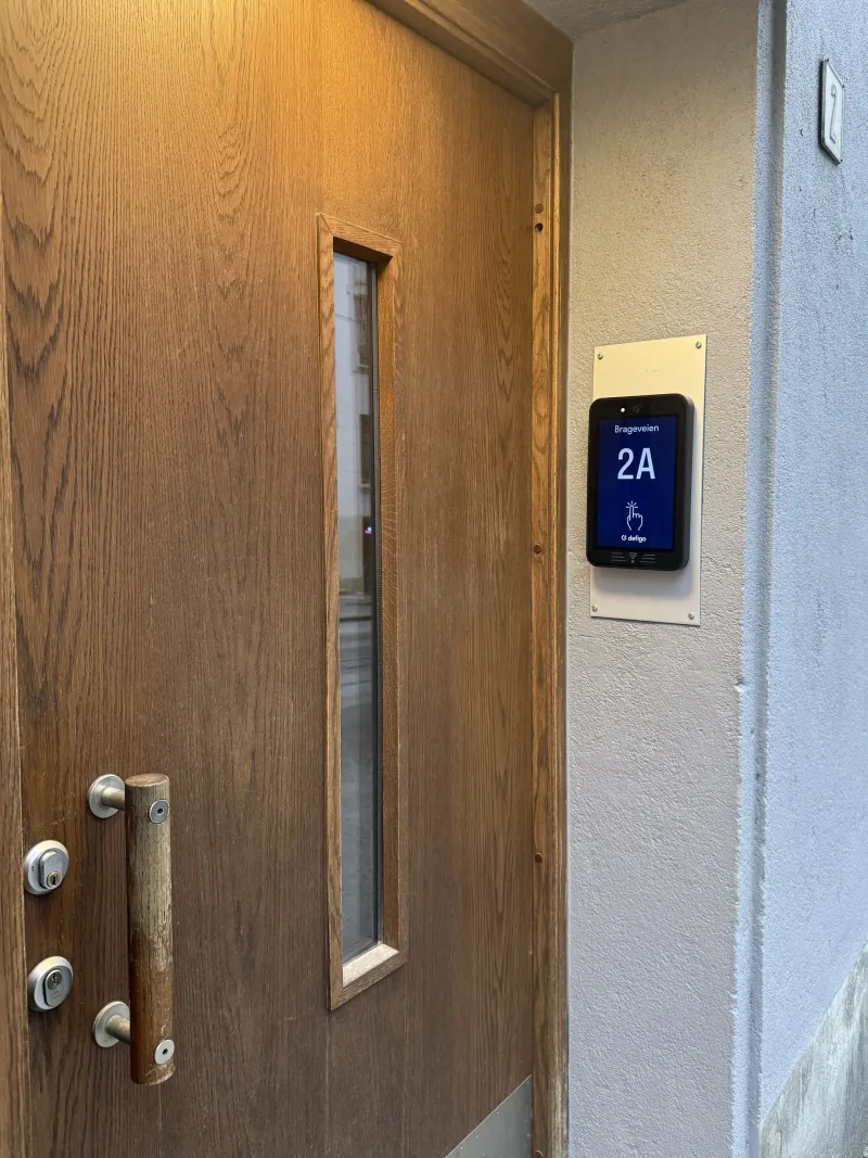 Defigo-equipped entrance in a Norwegian residential building