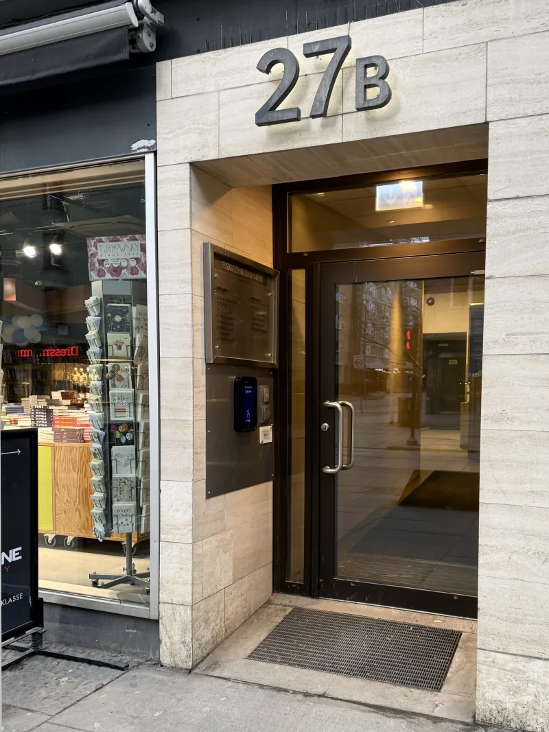 Defigo-equipped entrance in a Norwegian residential building